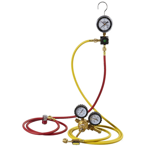 Ensemble pour test de fuite dazote pour climatisation automobile avec r&eacute;gulateur Fastek