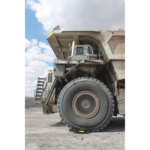 Protecteur de c&acirc;ble &agrave; traverse extr&ecirc;me Yellow Jacket, 2 canaux, 35,75" lo x 42,125" la x 5,125" h Fastek