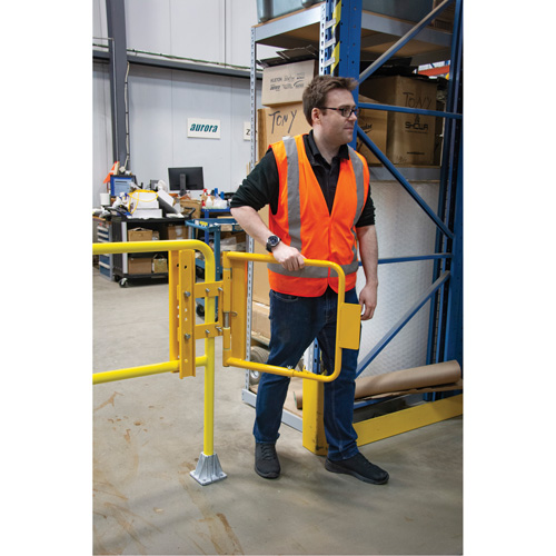 Safety Swing Gate, 21" H x 16" - 26" W Fastek