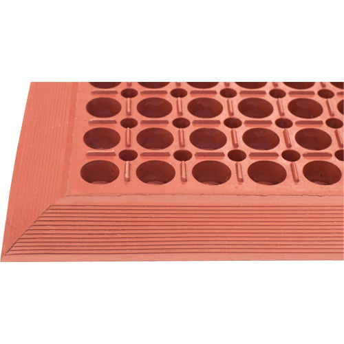 Competitor Series Mats, Slotted, 3' x 5' x 7/8", Orange, Natural Rubber Fastek