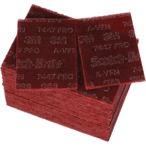 Tampons manuels Scotch-Brite 7447, Oxyde d'aluminium, 9" x 6", Grain Tr&egrave;s fin Fastek