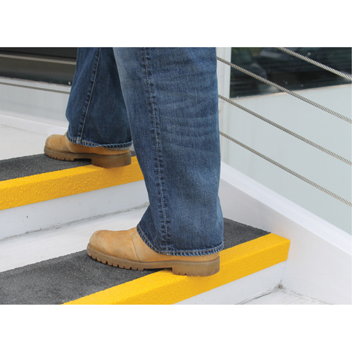 Safestep&reg; Anti-Slip Step Cover, 13.5" W x 32" L, Black & Yellow Fastek