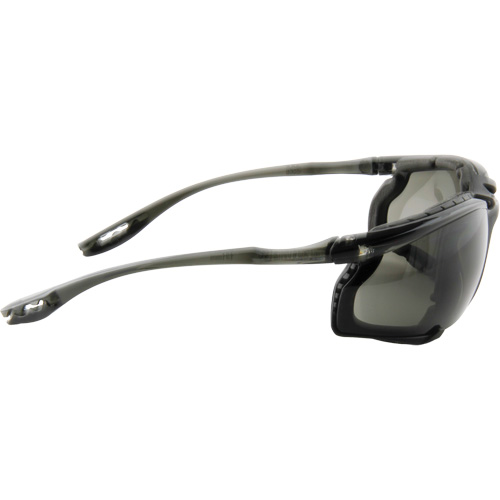 Lunettes de s&eacute;curit&eacute; avec joint en mousse Virtua, Lentille Grise/fum&eacute;e, Antibu&eacute;e, ANSI Z87+/R&eacute;pond ou surpasse la norme CSA Z94.3 Fastek