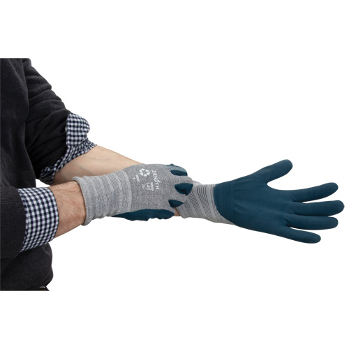 Eco-Friendly Lightweight Coated Gloves, 8, Foam Nitrile Coating, 15 Gauge, Polyester/RPET Shell Fastek