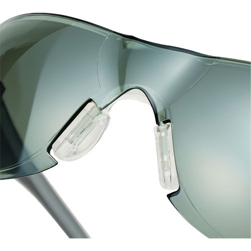 Lunettes de s&eacute;curit&eacute; Adapt Lite, Lentille Int&eacute;rieur/ext&eacute;rieur, Antibu&eacute;e/Anti-&eacute;gratignures, ANSI Z87+/R&eacute;pond ou surpasse la norme CSA Z94.3 Fastek