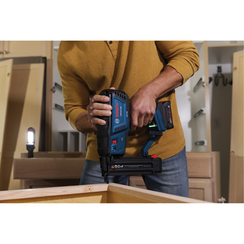 Brushless 18-Gauge Brad Nailer Kit with Standard Power Battery, 18 V, Lithium-Ion Fastek