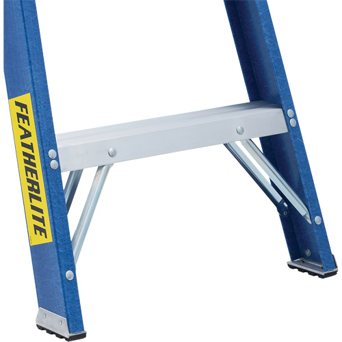 Industrial Duty Stepladders (6300 Series), 4', Fibreglass, 250 lbs. Capacity, Type 1 Fastek