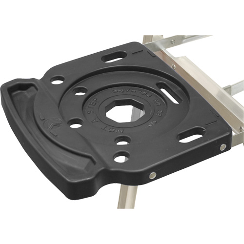 3400 Series Industrial Extra Heavy-Duty Step Ladder, 4', Aluminum, 300 lbs. Capacity, Type 1A Fastek