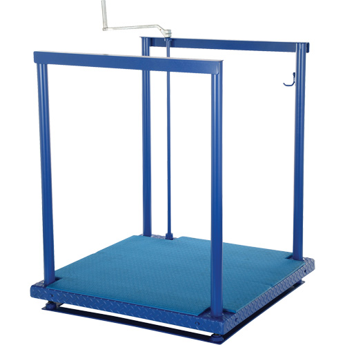 Ergonomic Posi-Crank Platform With Anti-Fatigue Mat, 36" W x 72" D, 500 lbs. Capacity, All-Welded Fastek