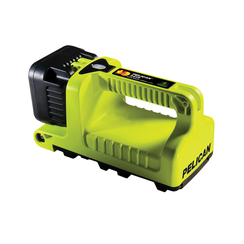 Lantern, LED, 588 Lumens, C Batteries Fastek