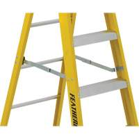 Industrial Heavy-Duty Stepladders (6900 Series), 4', Fibreglass, 300 lbs. Capacity, Type 1A Fastek