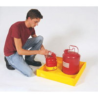 Flexible Ultra-Utility Tray, 12" lo x 12" la x 4,8" h, Cap. de d&eacute;versement 1,5 gal. US Fastek