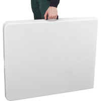 Table se pliant en deux, Rectangulaire, 72" l x 30" la, Poly&eacute;thyl&egrave;ne, Blanc Fastek