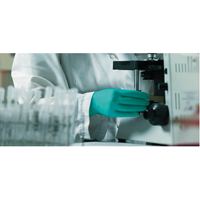 Gants jetables TouchNTuff, 7, Nitrile, 5 mils, Poudr&eacute;s, Vert Fastek