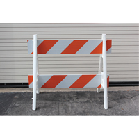 Barricades, En A, 28,6" lo x 40" h, Orange/Blanc SEK536 | Fastek