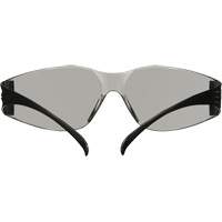 Lunettes de protection de s&eacute;rie 100 SecureFit, Lentille Gris/Int&eacute;rieur/ext&eacute;rieur, Antibu&eacute;e/Anti-&eacute;gratignures, ANSI Z87+/R&eacute;pond ou surpasse la norme CSA Z94.3 Fastek