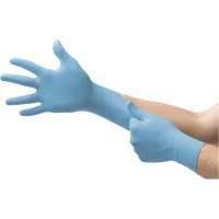 Gants jetables Vesatility 92-134 MICROFLEX, 5.5/6/T-petit, Nitrile, 2,76-mil/3,94-mil, Sans poudre, Bleu, Classe 2 Fastek
