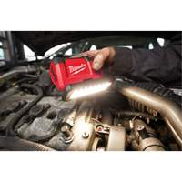 Projecteur &agrave; faisceau large pour entretien et r&eacute;paration avec chargeur USB M12 Rover, DEL, 700 lumens Fastek